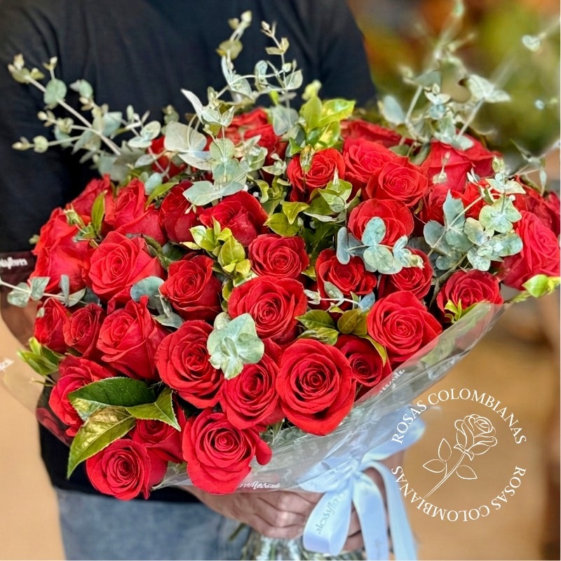 Mega Buquê 50 Rosas Vermelha