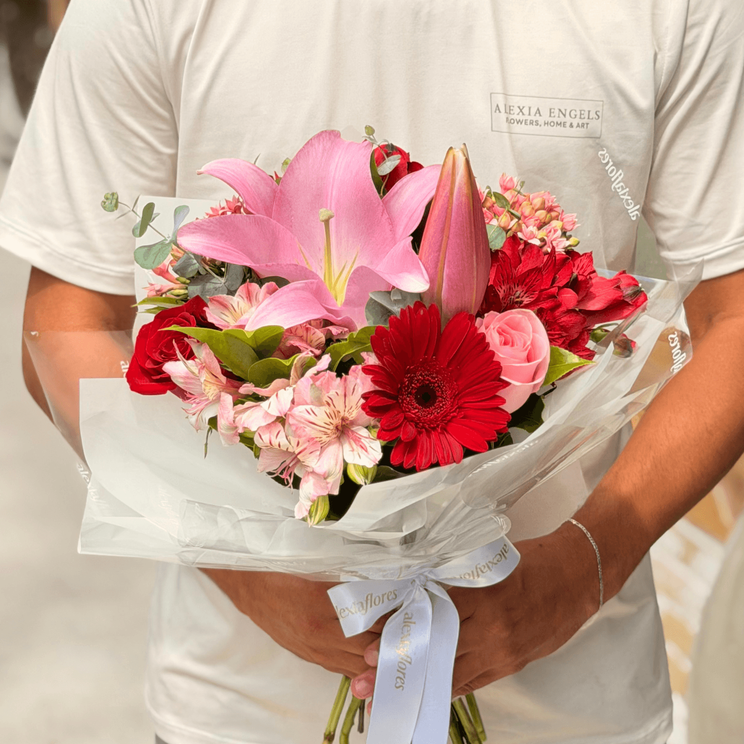 thumb-buque-mix-de-flores-tons-vermelho-e-rosa-6-flores-0