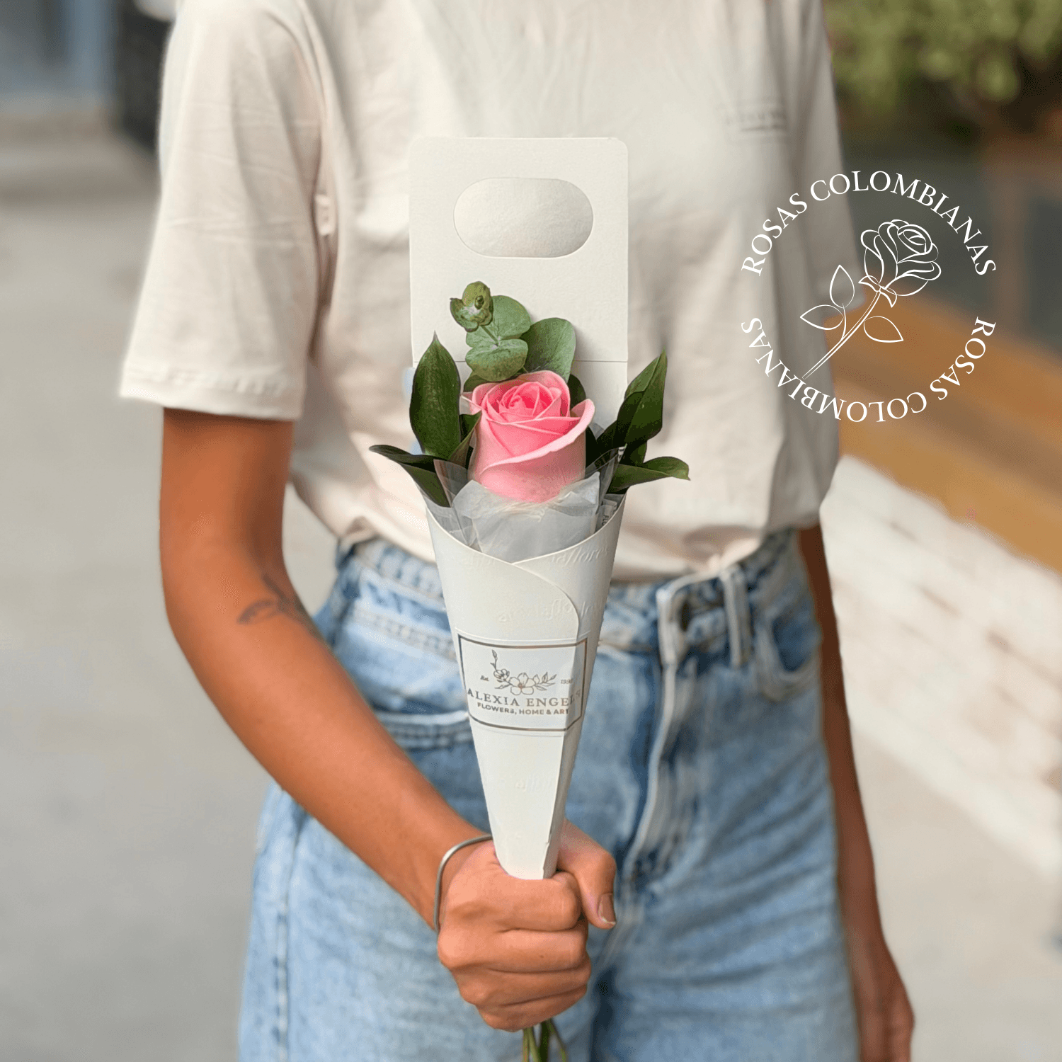 Cone com 1 Rosa (Cor de Rosa)