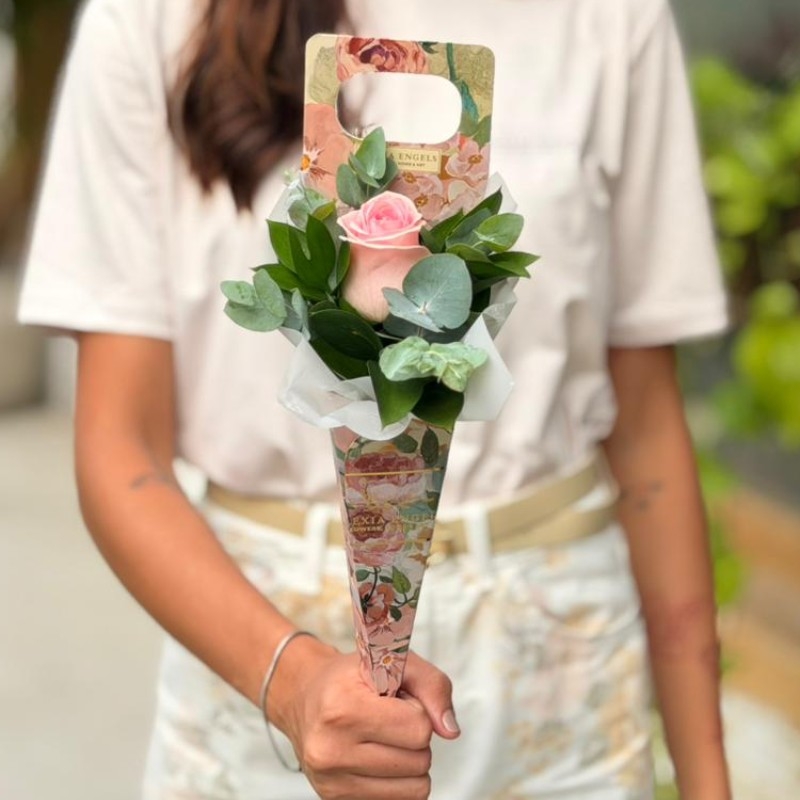 Cone com 1 Rosa Cor de Rosa