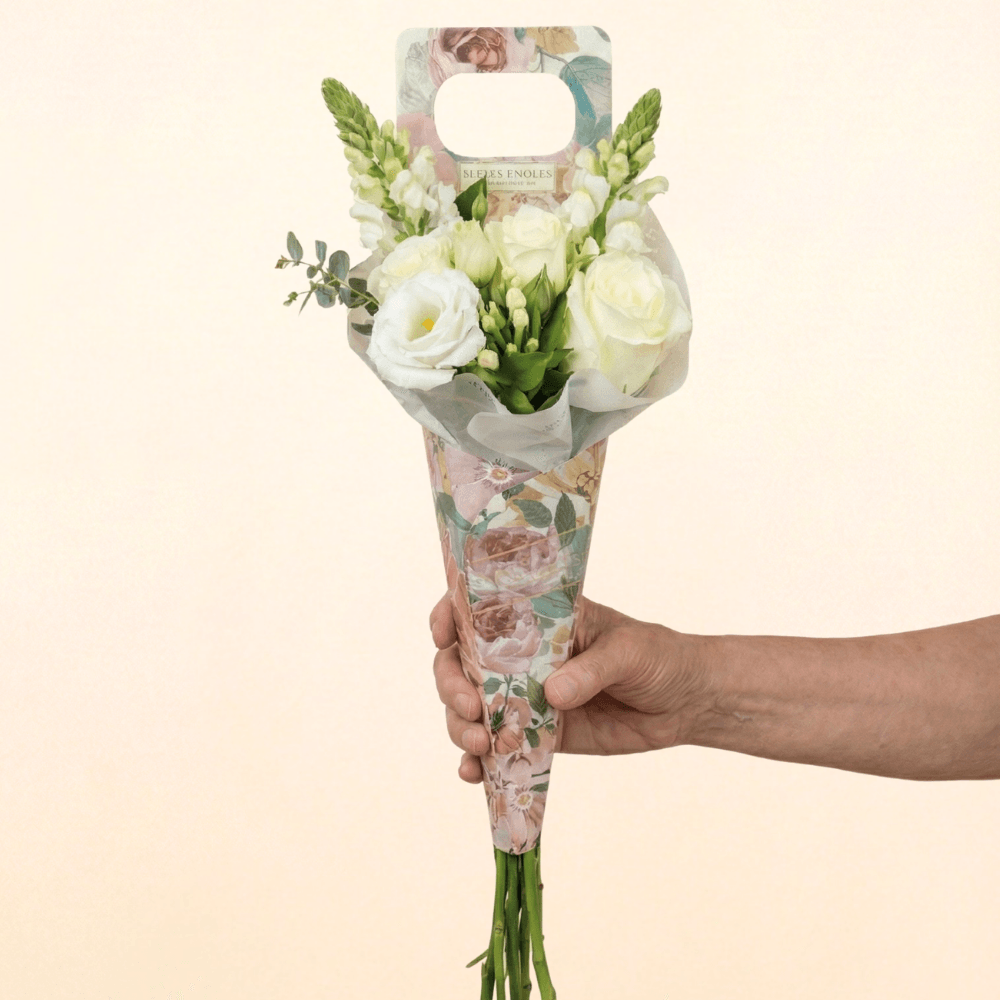 Cone Mix de Flores Tons de Branco